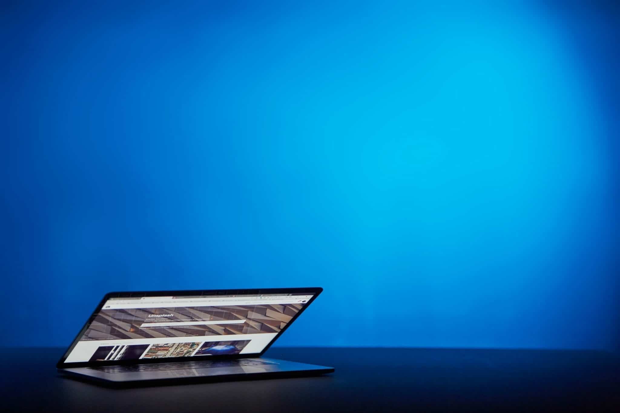 Why can having a Live Chat be so beneficial, and how do you set it up? Why can having a Live Chat be so beneficial, and how do you set it up?